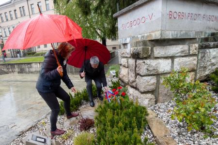obisk obeležja v Postojni (2)